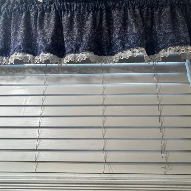 Window blinds after cleaning